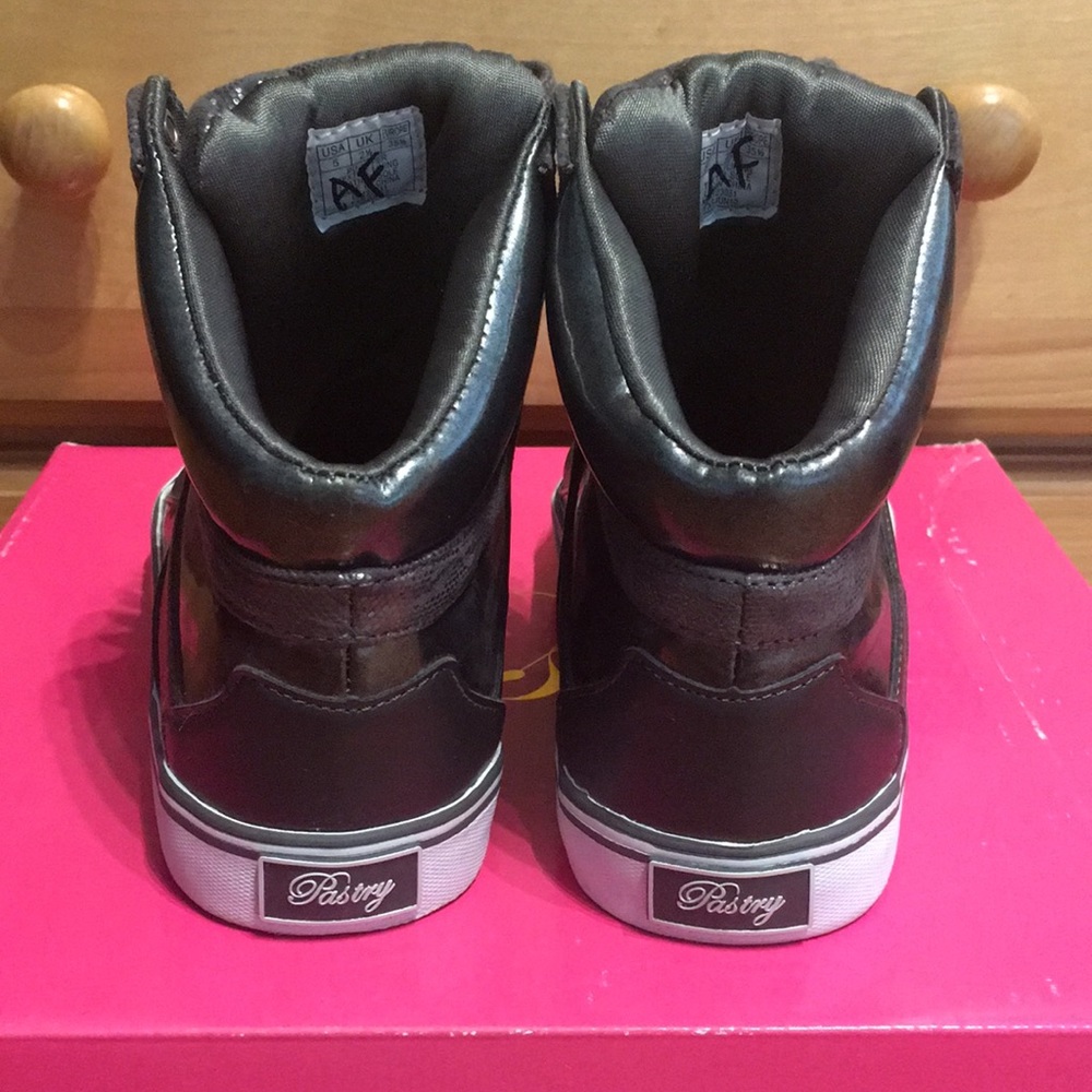 Pastry Sneakers View 3